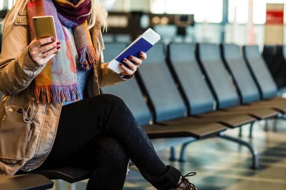Verizon does work in Japan, but TravelPass costs $10/day for just 0.5GB. Compare Verizon plans for Japan, real data limits, 7-day costs, and cheaper alternatives like Japan eSIM and pocket Wi-Fi before you travel.