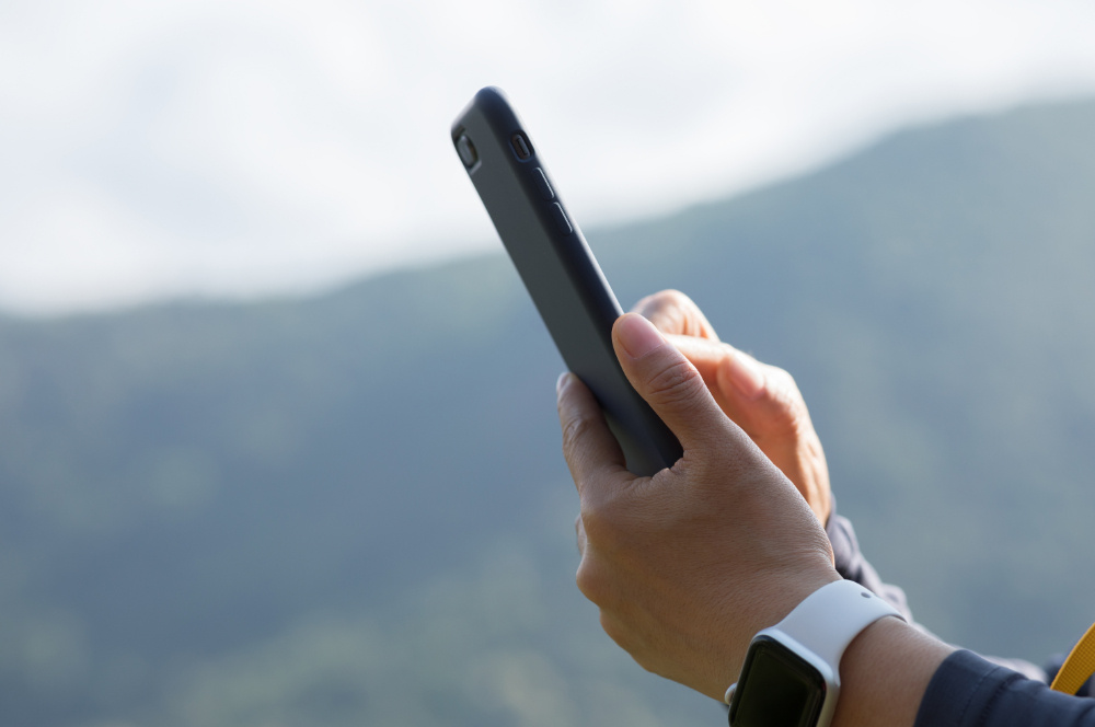 Use your smartphone while hiking in Japan