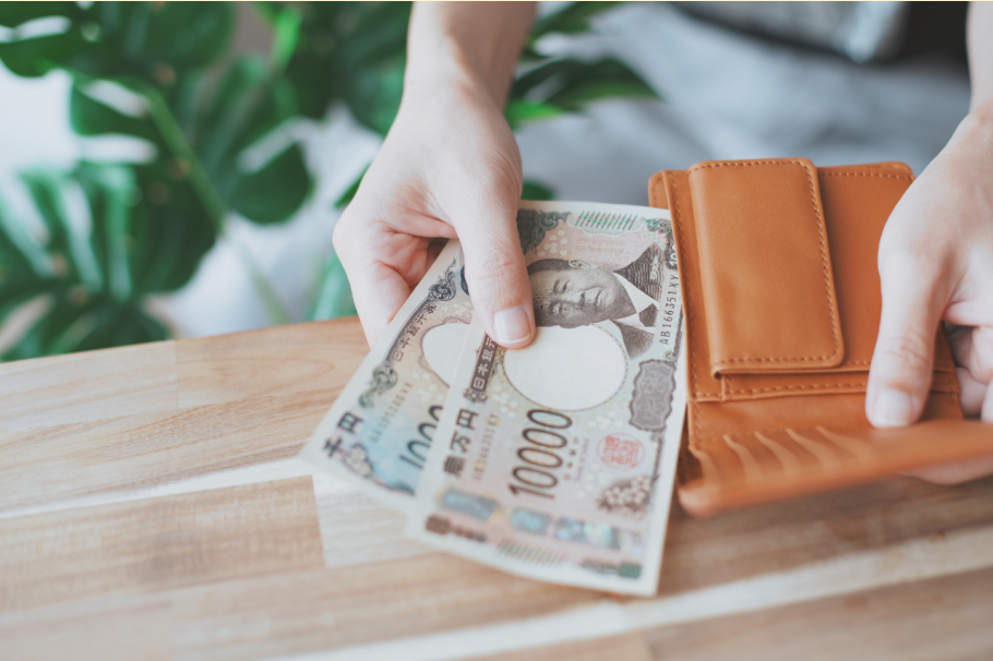 Paying with cash in Japanese Yen